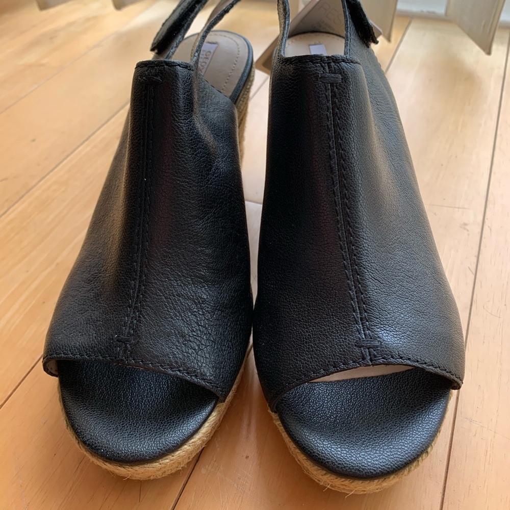 Geox Leather heels!